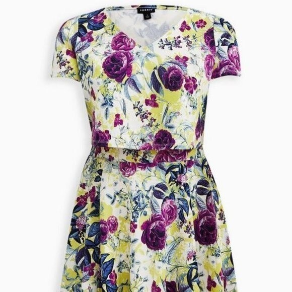 NWOT Torrid Floral White Mini Textured Knit Skater Set - Picture 5 of 14